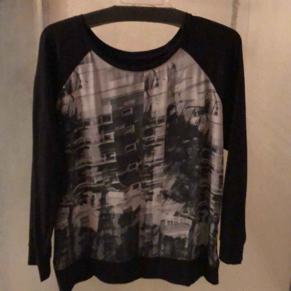 Cute long sleeve/sweat shirt style top